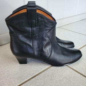 Women's Array Leather Riley Boot! Size 11 Black